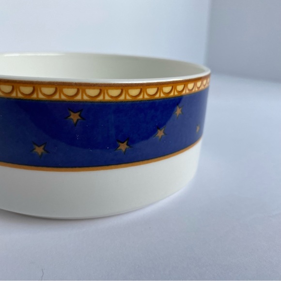 Mikasa Victorian Holiday Round Porcelain 5" Trinket Box Discontinued EUC Winter - Picture 4 of 14